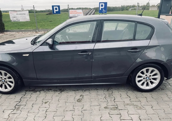 BMW Seria 1 cena 15500 przebieg: 242000, rok produkcji 2005 z Ujazd małe 326